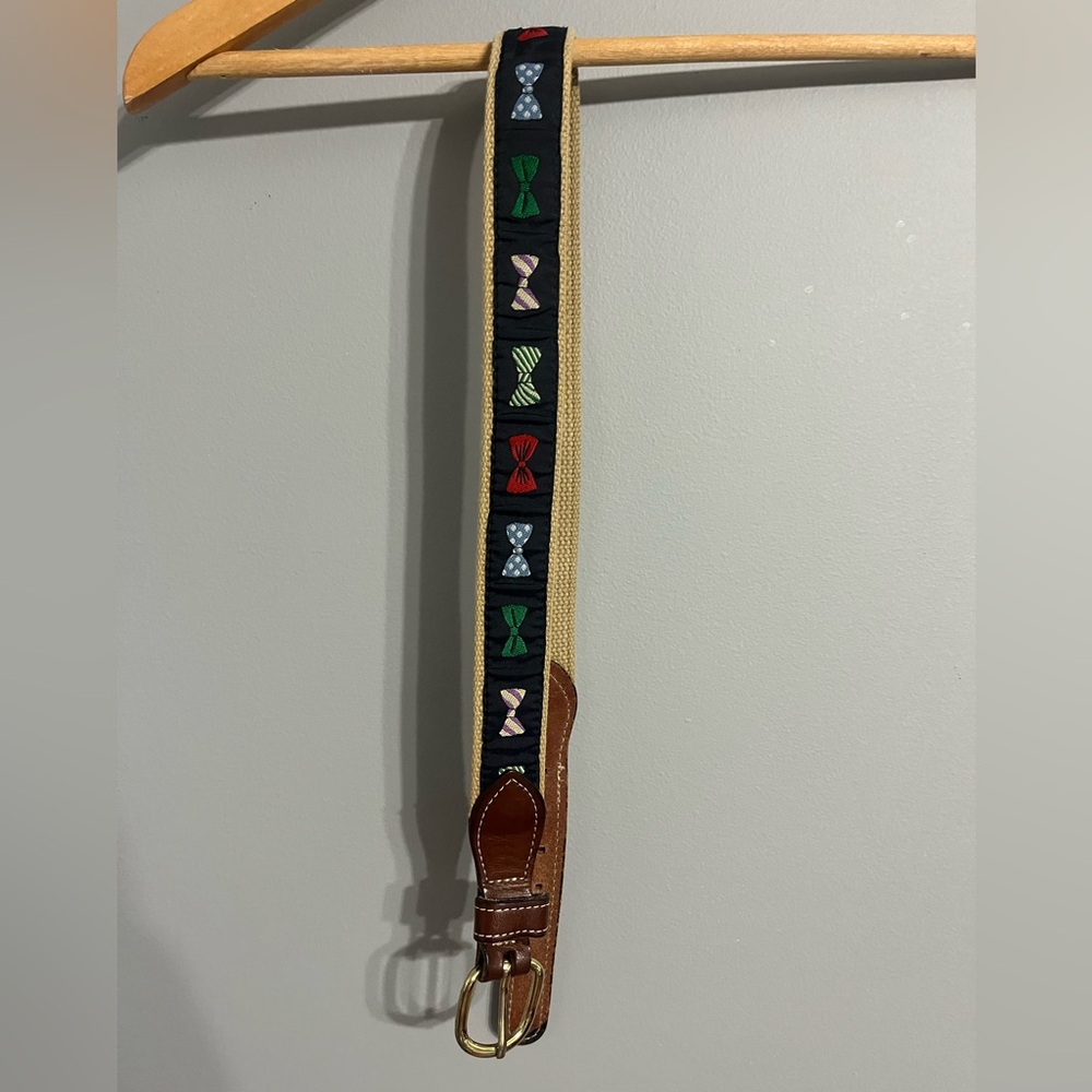 Bow Tie Patterned Belt with Leather Accents Size 28